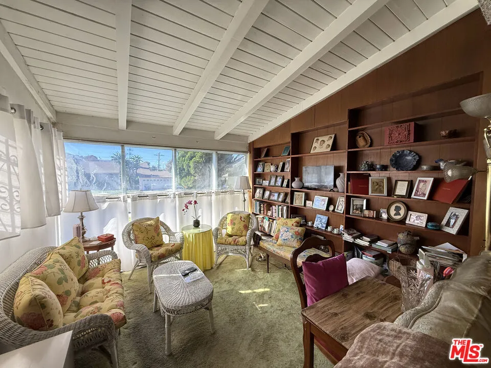 3810 S Dunsmuir Avenue, Los Angeles, California 90008 home-pic-6